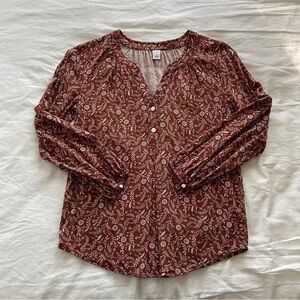 Elegant Red Floral Blouse with Button Detail